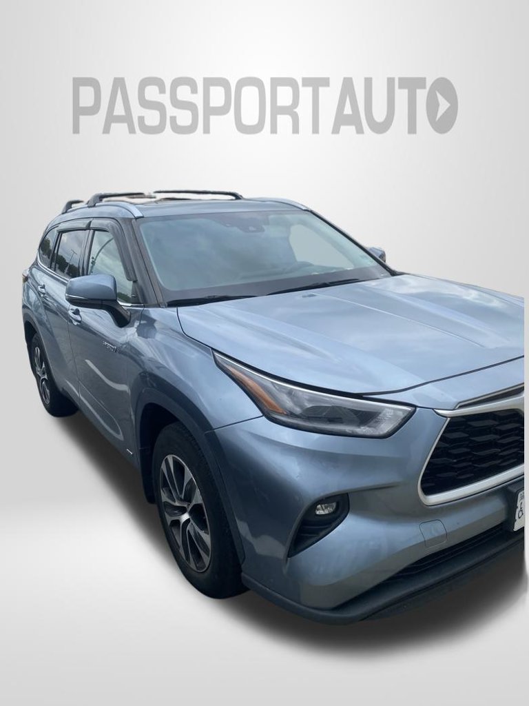 Used 2021 Toyota Highlander XLE AWD/4WD image 8