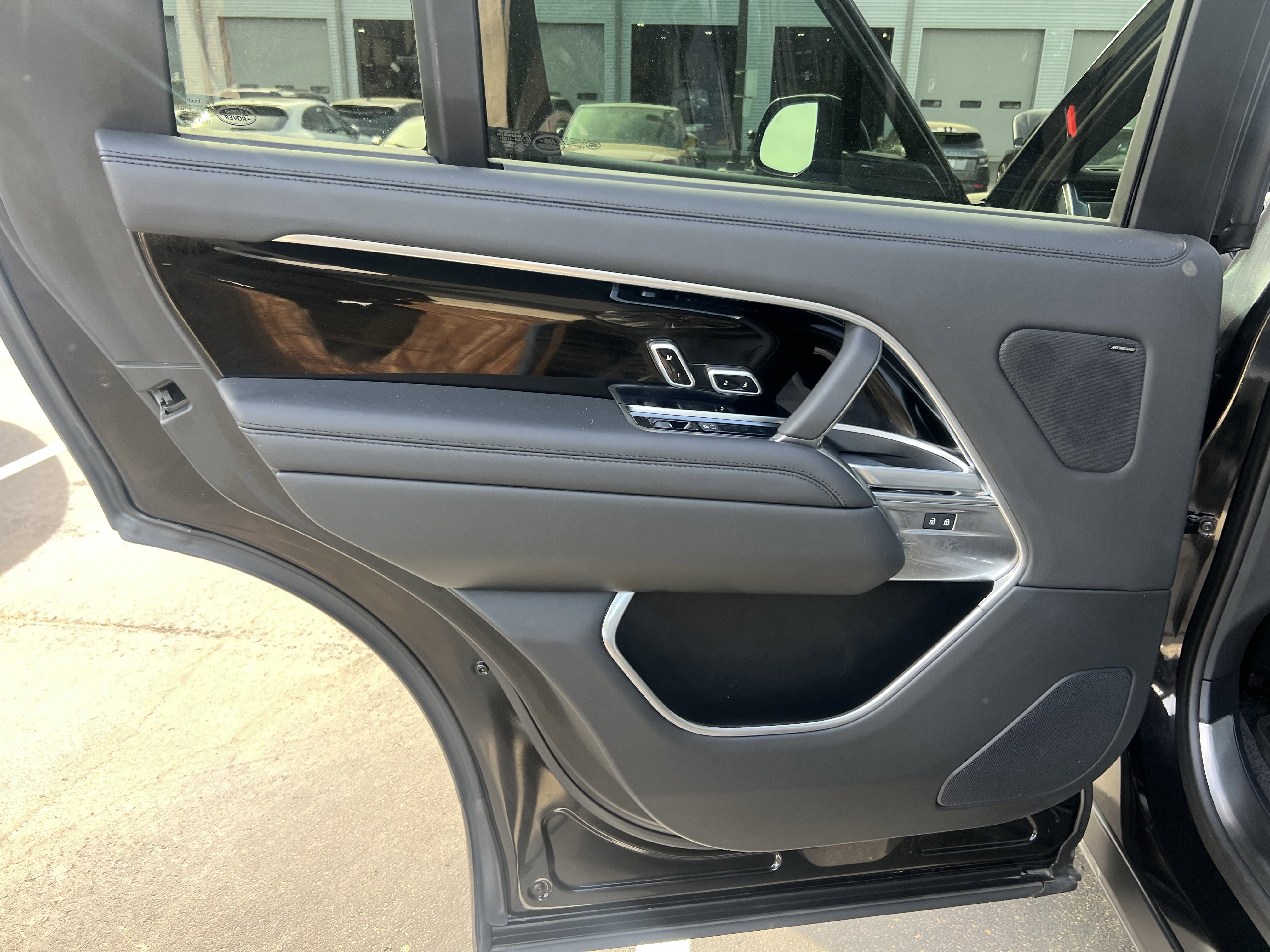 Certified 2024 Land Rover Range Rover Long Wheelbase SE image 27