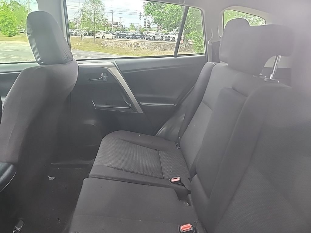 Used 2018 Toyota RAV4 XLE FWD image 10