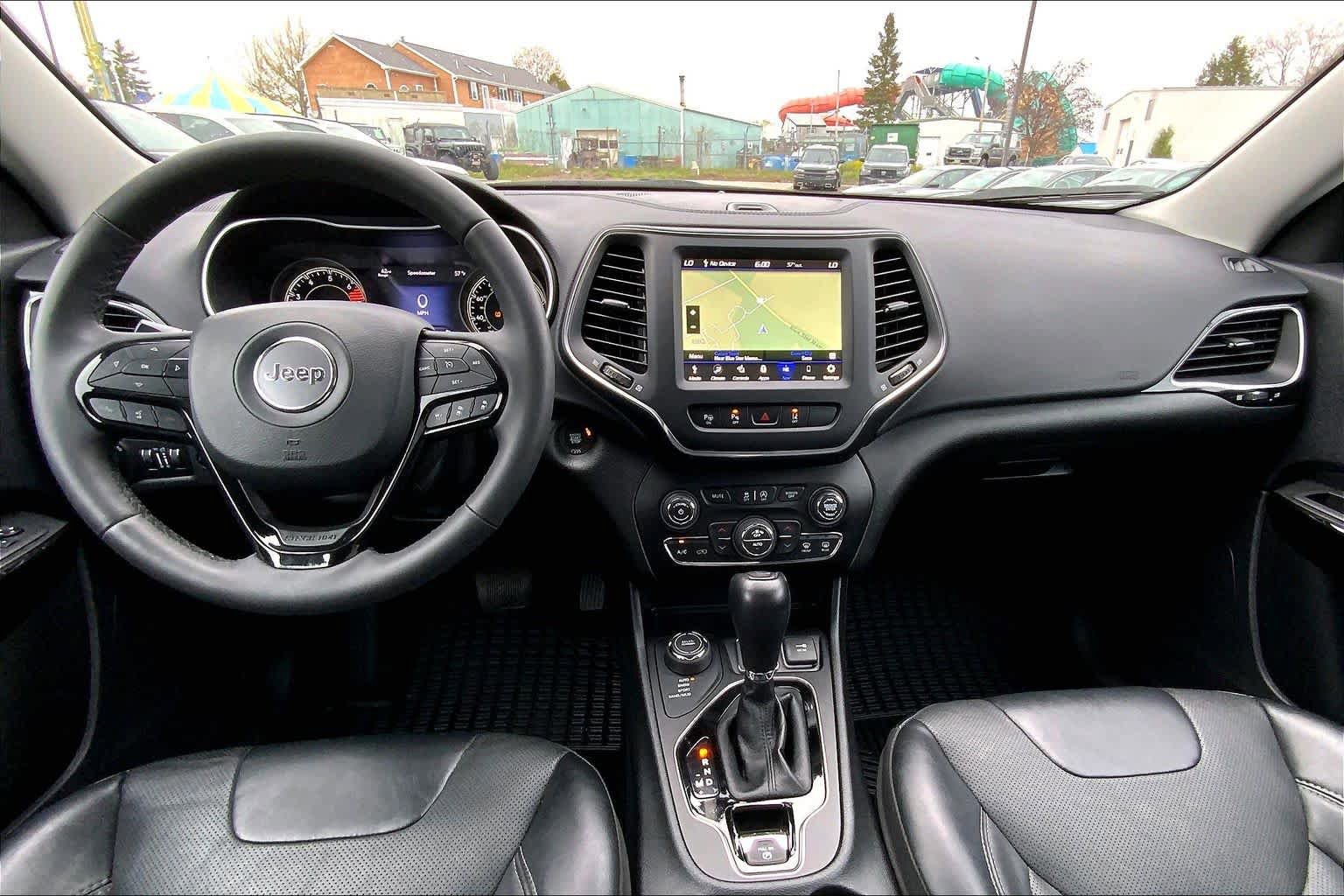 Used 2023 Jeep Cherokee Altitude Lux AWD/4WD image 16