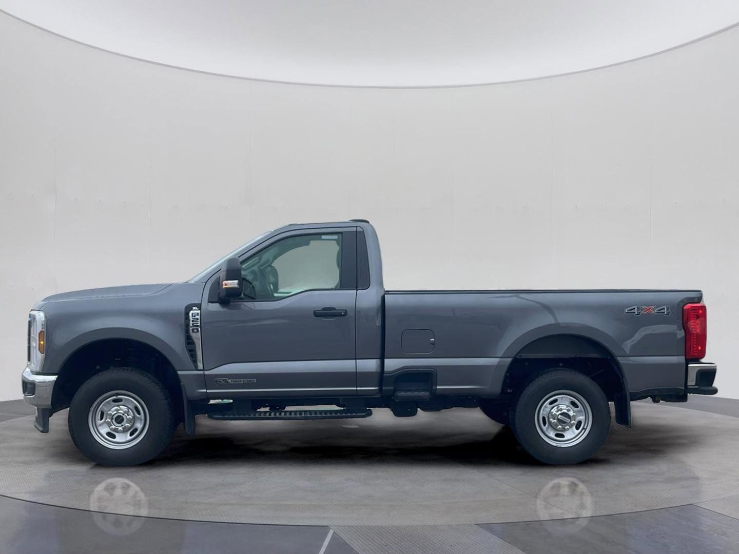 Used 2025 Ford F250 XL w/ XL Chrome Package image 2