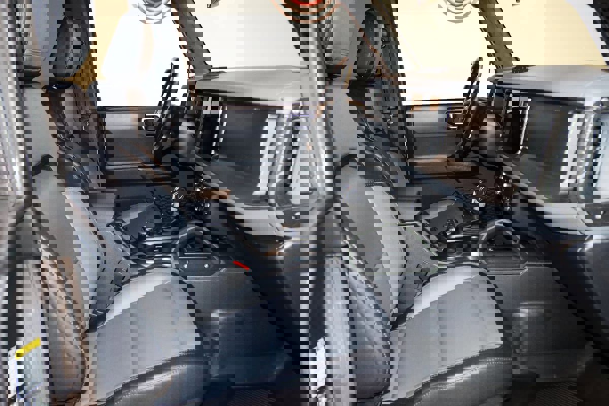 Used 2024 Ford Bronco Everglades image 68