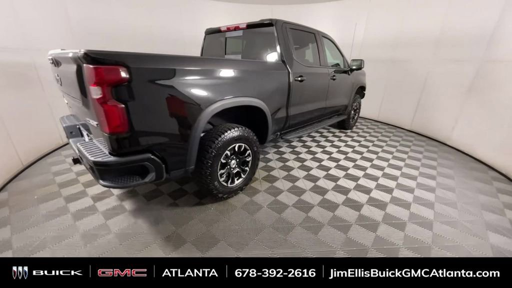 Used 2024 Chevrolet Silverado 1500 ZR2 image 9