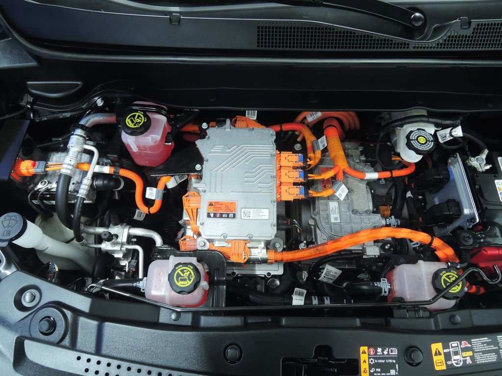 Used 2023 Chevrolet Bolt EUV Premier image 38