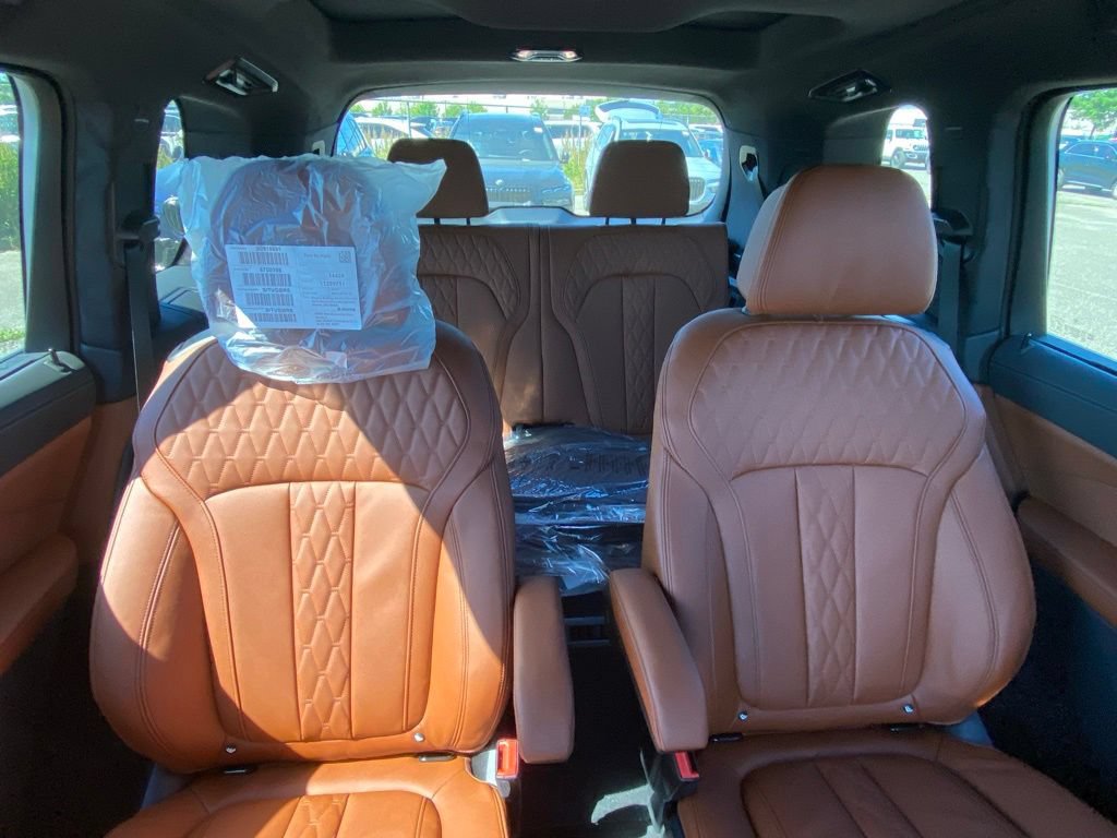 New 2027 BMW X7 M60i w/ Executive Package AWD/4WD image 13