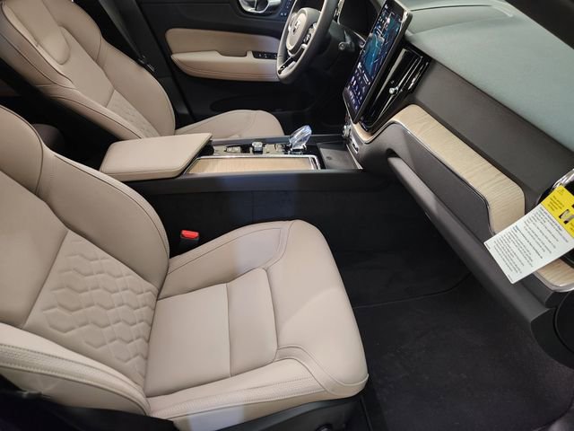 New 2026 Volvo XC60 B5 Plus w/ Protection Package Premier AWD/4WD image 4