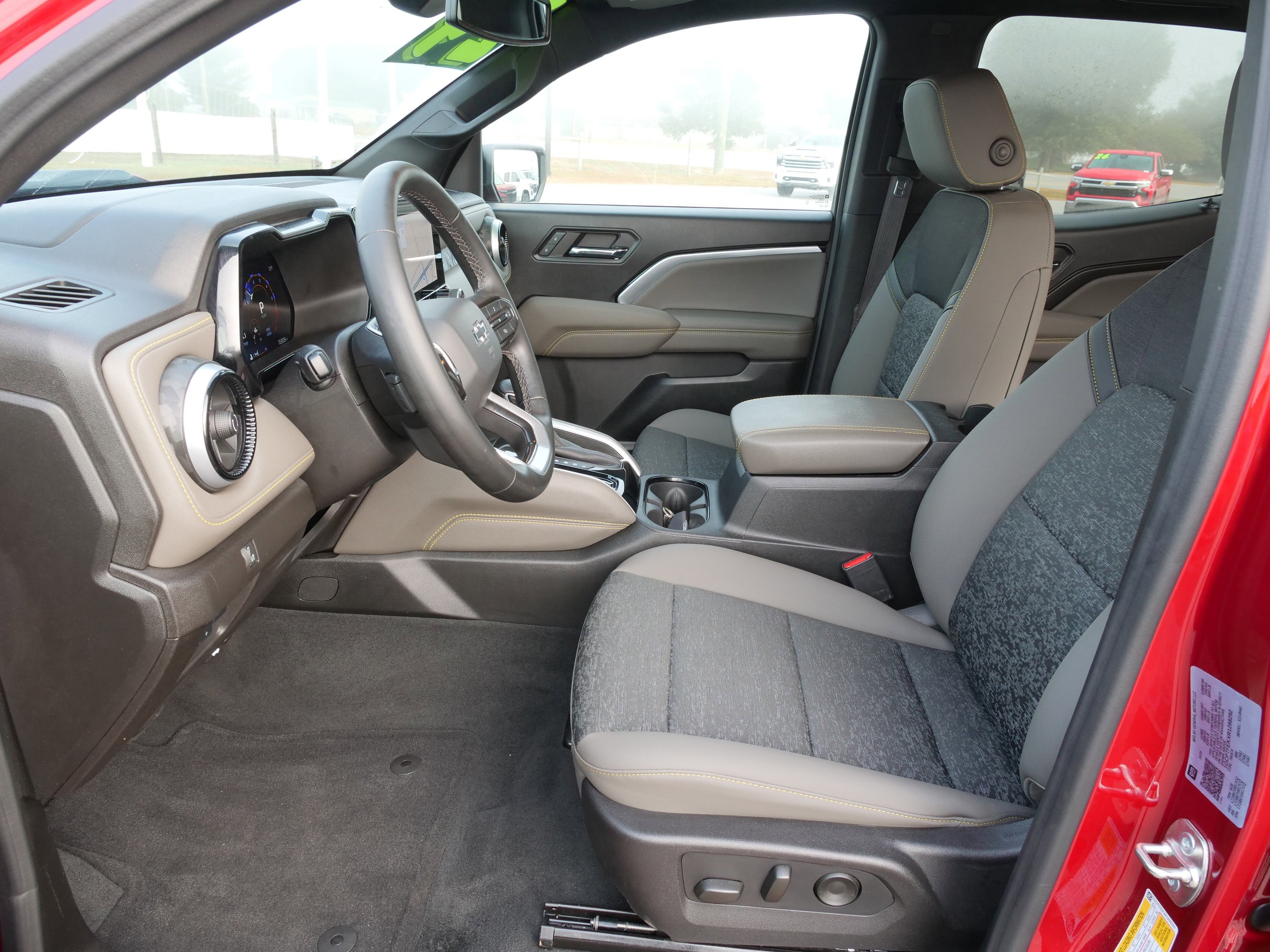 Used 2024 Chevrolet Colorado ZR2 w/ Technology Package image 16