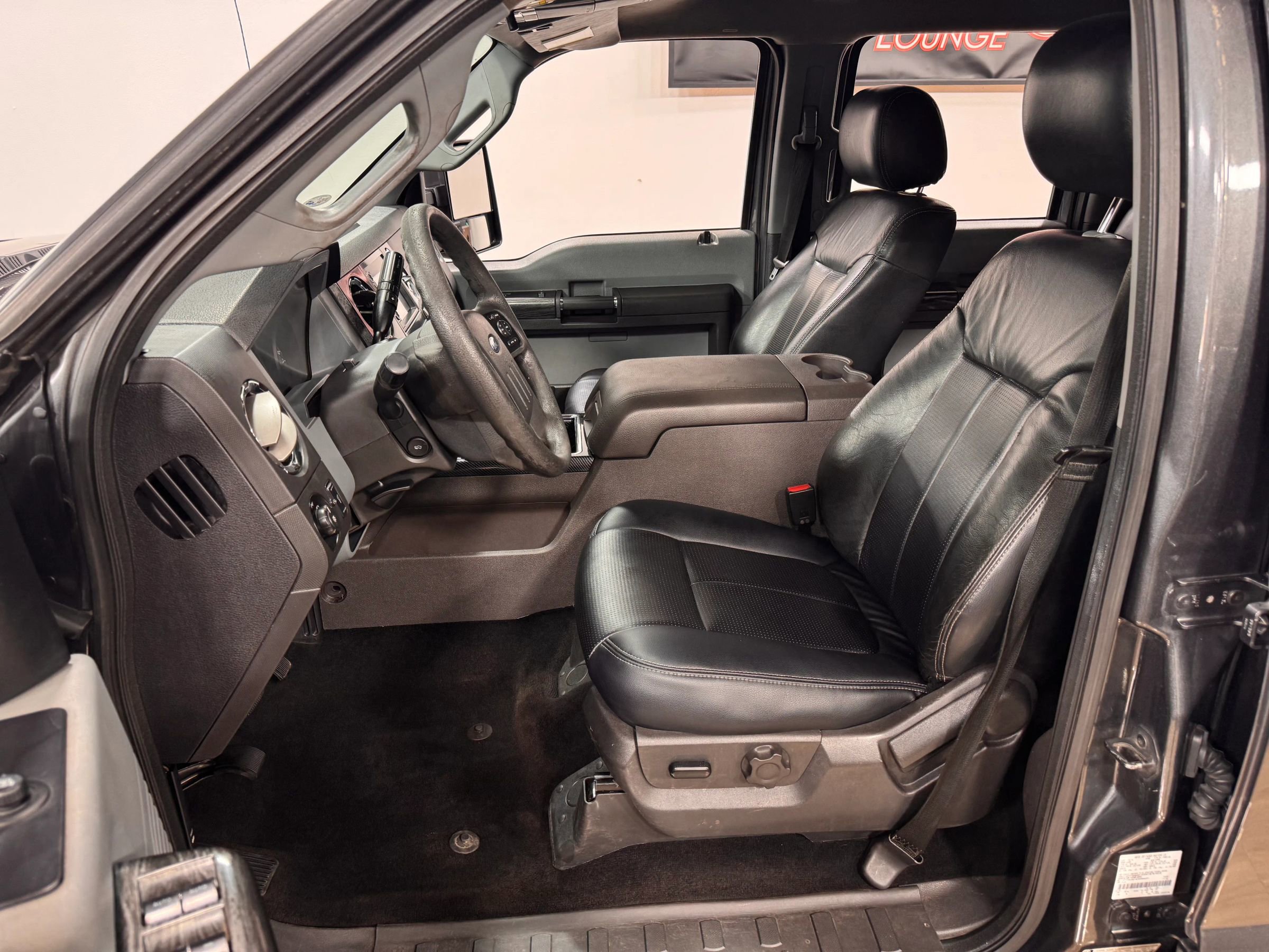 Used 2015 Ford F250 XLT w/ XLT Interior Package image 13
