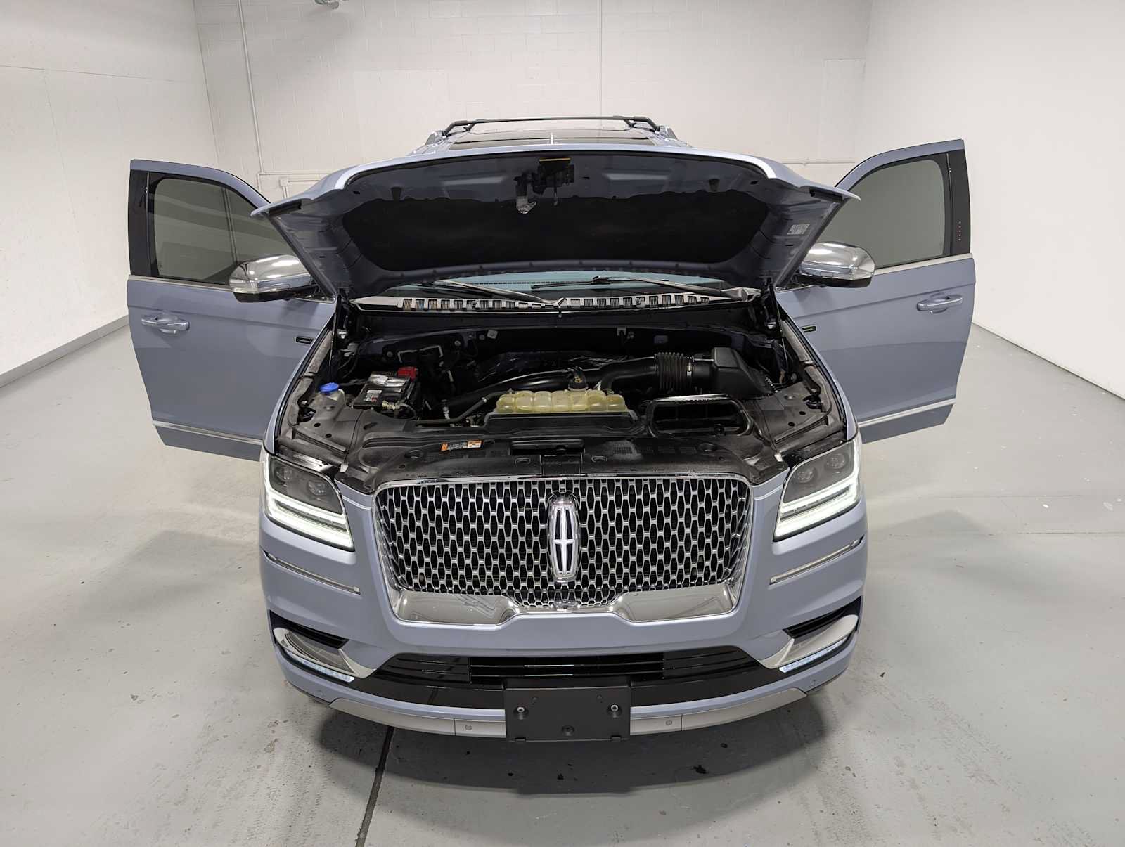Used 2021 Lincoln Navigator L Black Label w/ Cargo Convenience Package AWD/4WD image 13