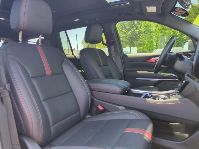 Used 2024 Chevrolet Traverse RS image 26