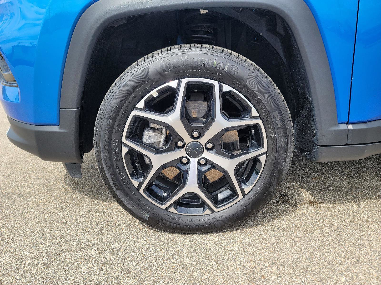 Used 2025 Jeep Compass Limited AWD/4WD image 5
