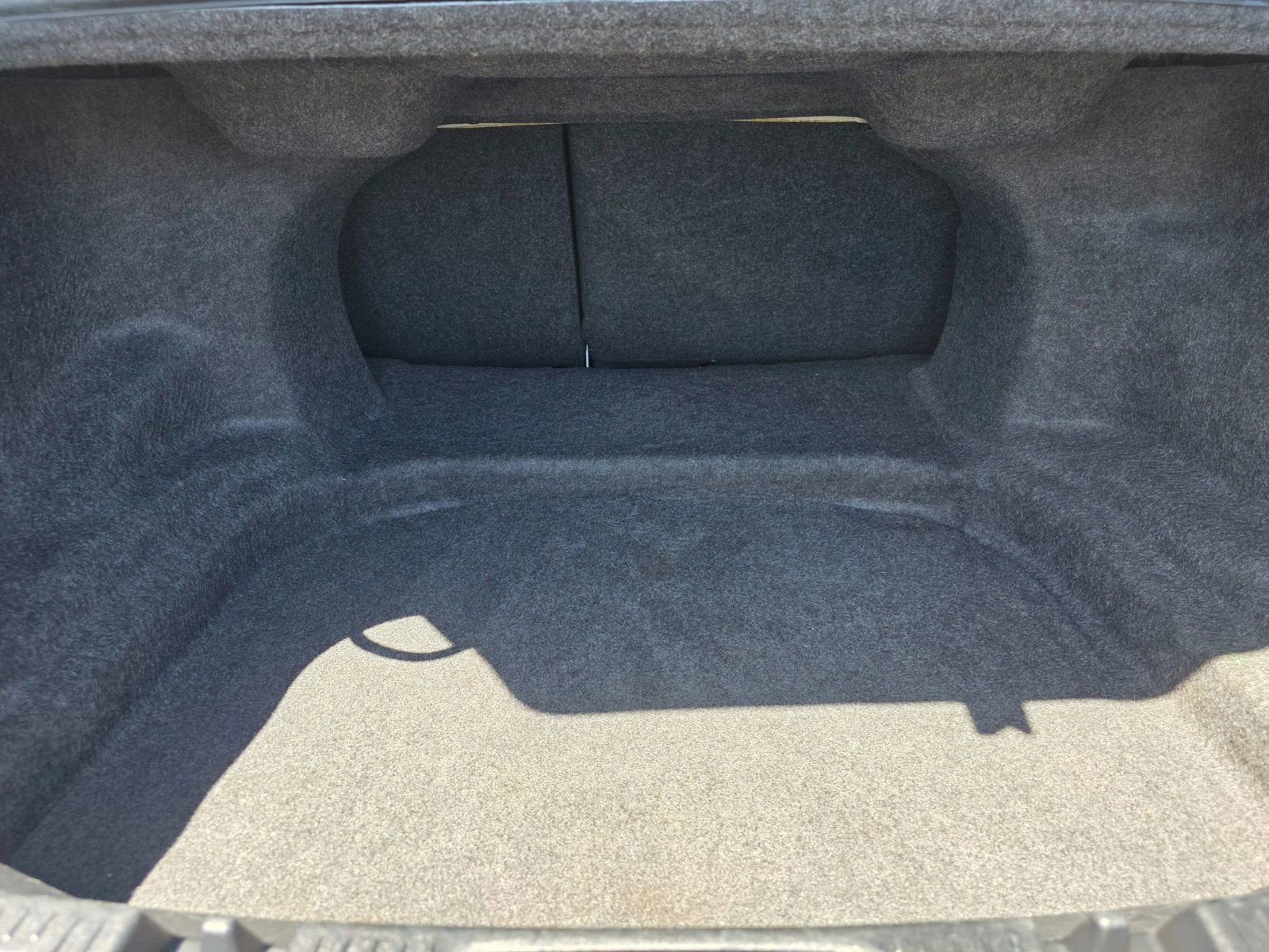 Used 2017 Ford Taurus Limited FWD image 8