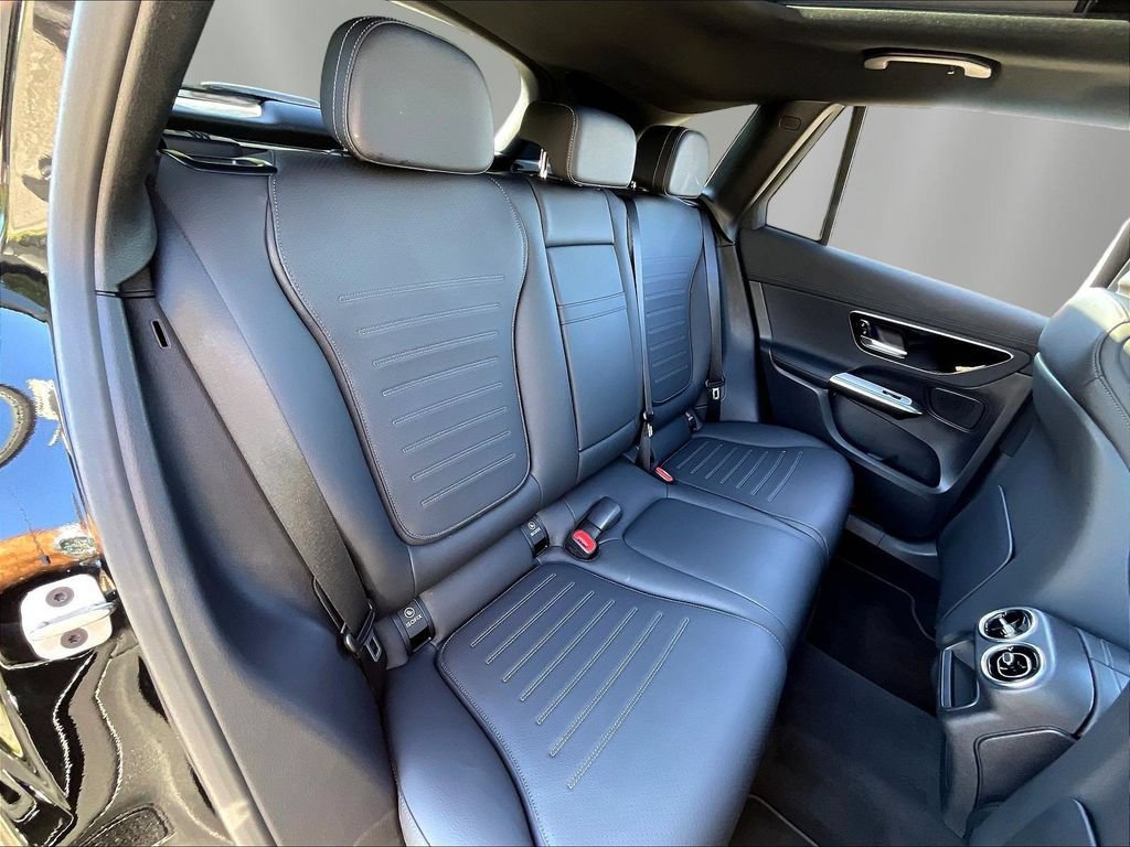 Used 2026 Mercedes-Benz GLC 300 image 26
