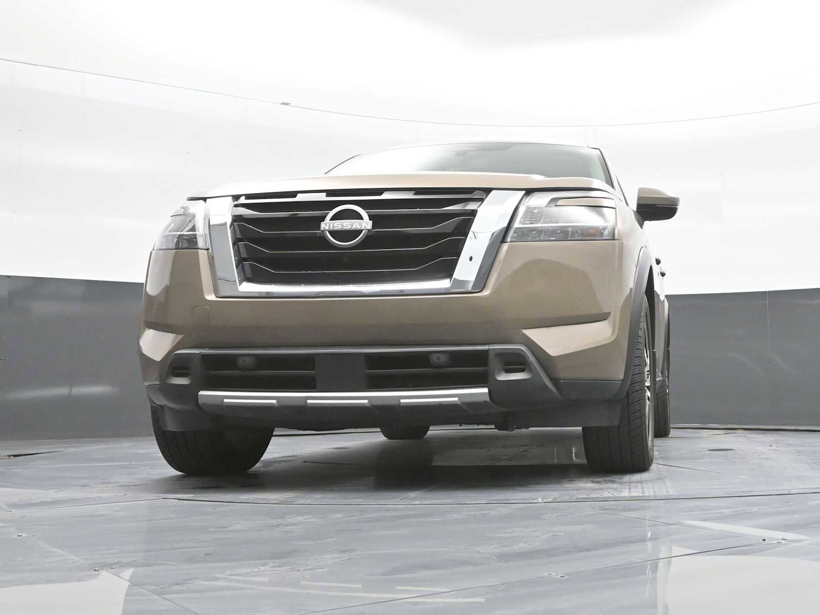 Used 2023 Nissan Pathfinder Platinum w/ Cargo Package AWD/4WD image 39