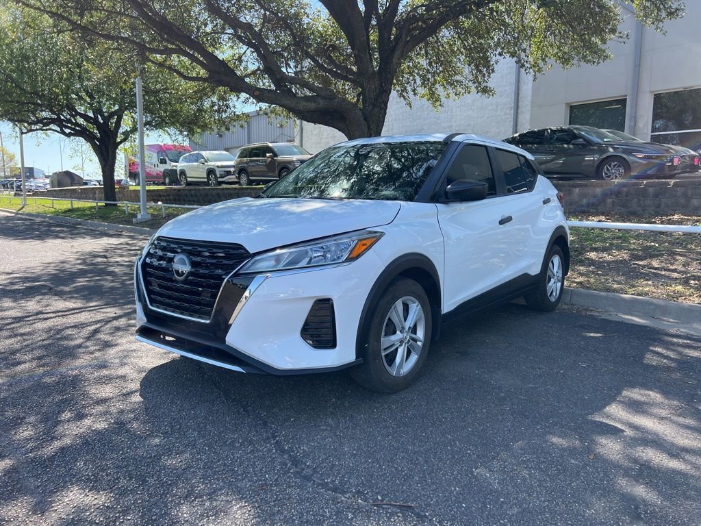 Used 2024 Nissan Kicks S image 3