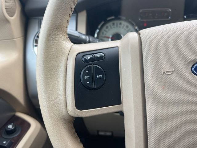 Used 2013 Ford Expedition XLT image 14