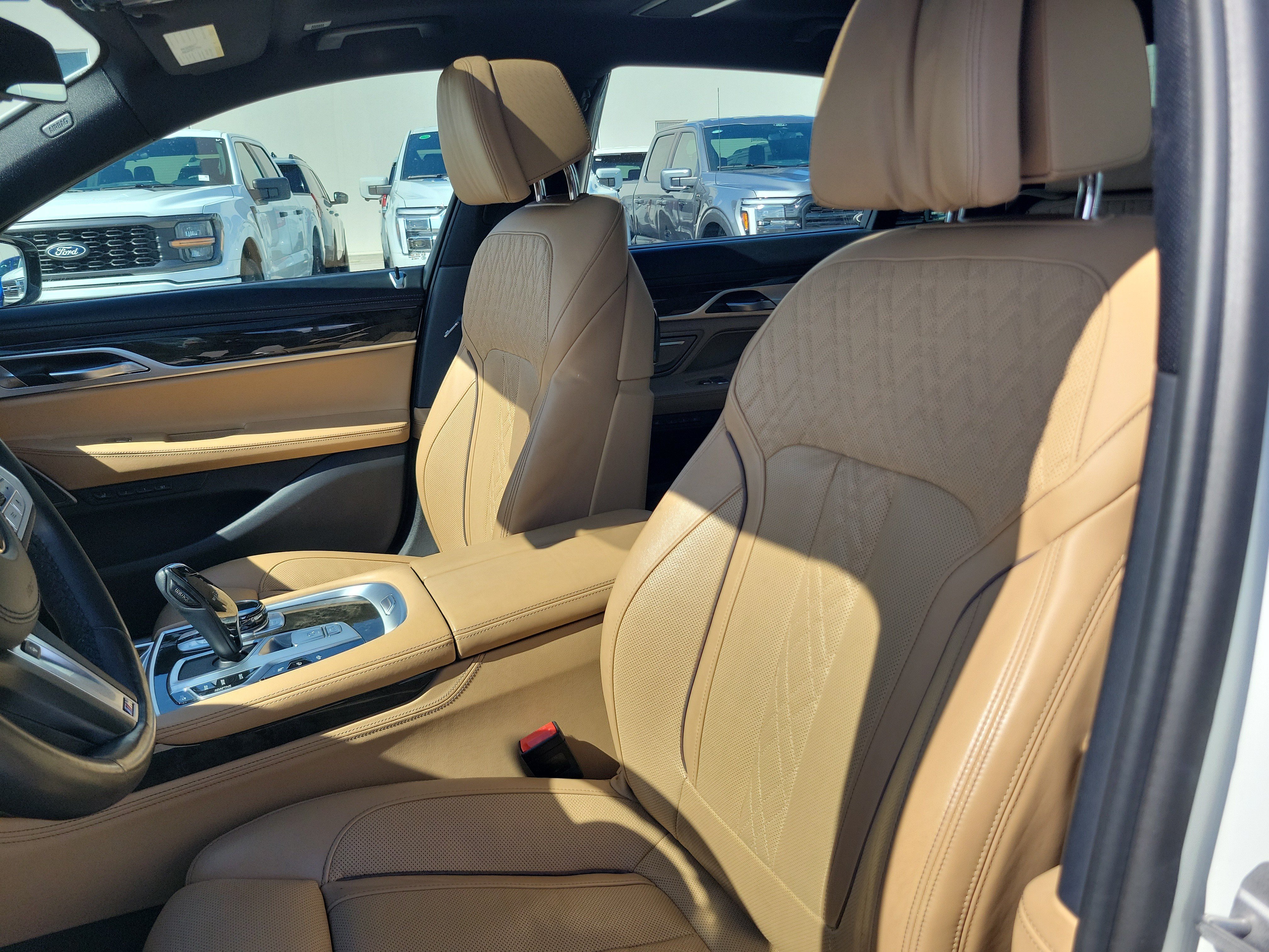 Used 2021 BMW 750i xDrive w/ Luxury Rear Seating Package AWD/4WD image 13
