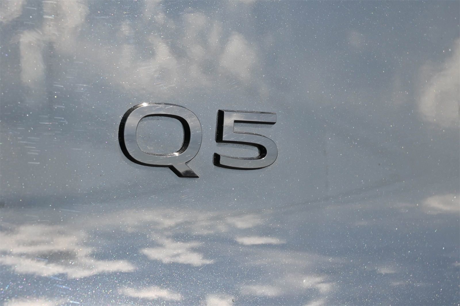 Used 2025 Audi Q5 Premium w/ Convenience Package image 18