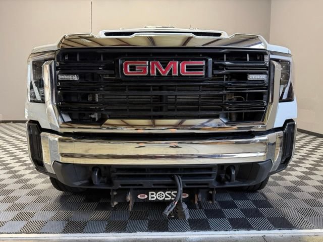 Used 2024 GMC Sierra 2500 Pro w/ Convenience Package AWD/4WD image 3