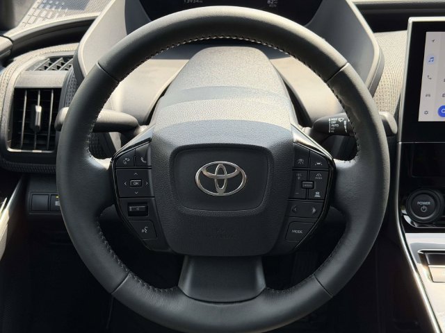 Used 2023 Toyota bZ4X AWD image 19