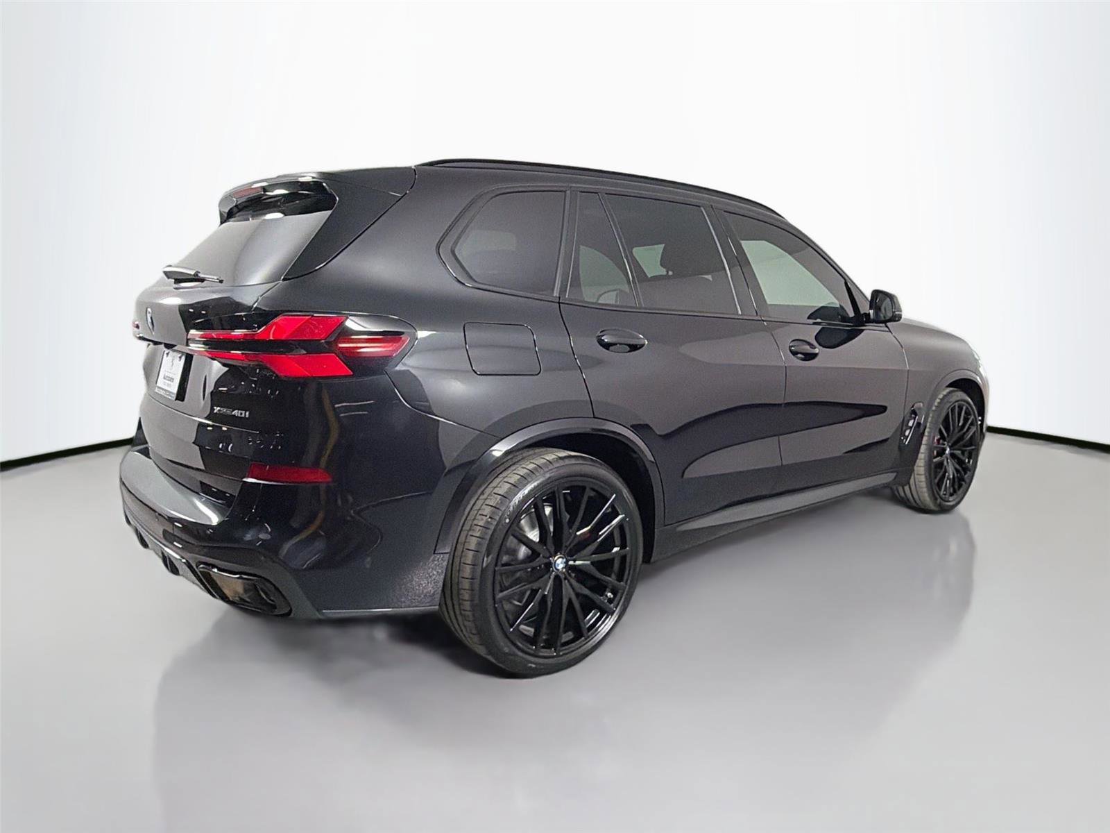 New 2026 BMW X5 xDrive40i w/ M Sport Package AWD/4WD image 6