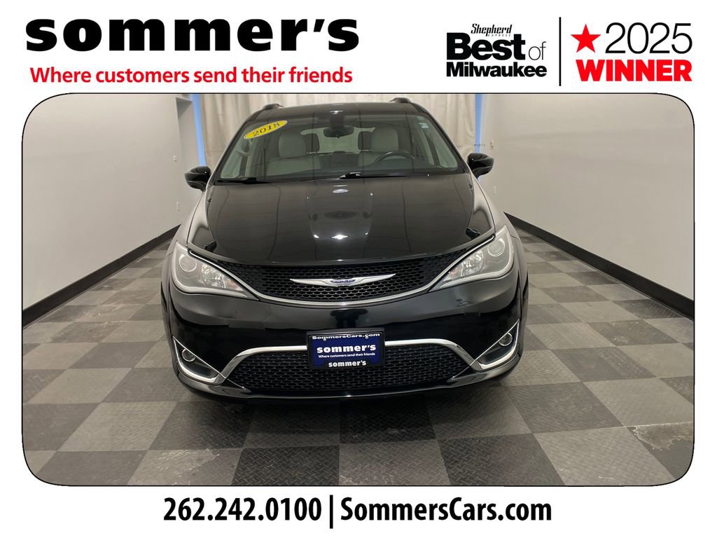 Used 2018 Chrysler Pacifica Touring-L image 8