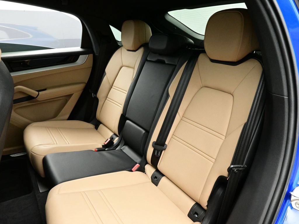 Certified 2025 Porsche Cayenne S AWD/4WD image 14