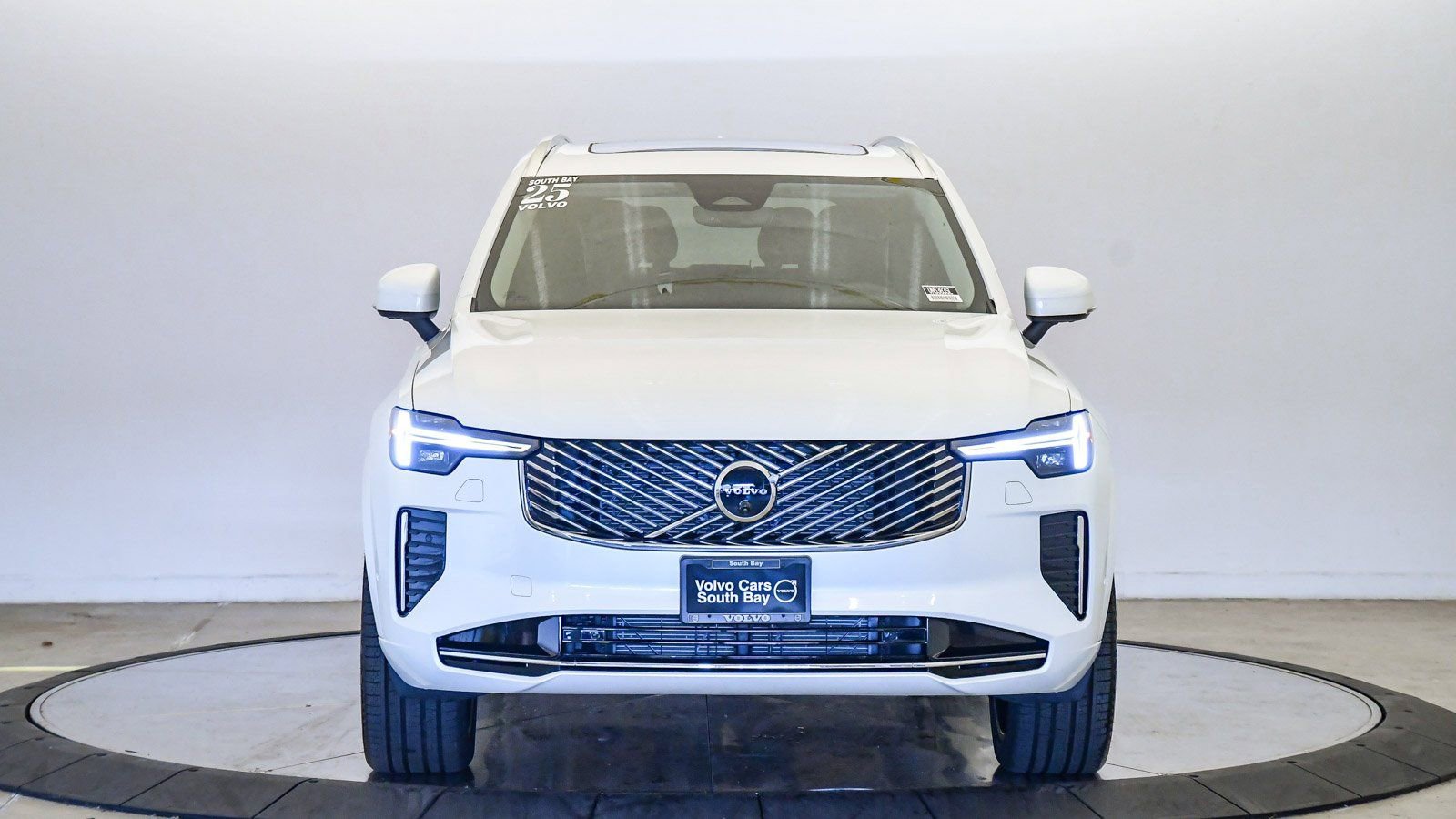 Certified 2025 Volvo XC90 B6 Plus w/ Protection Package Premier image 6