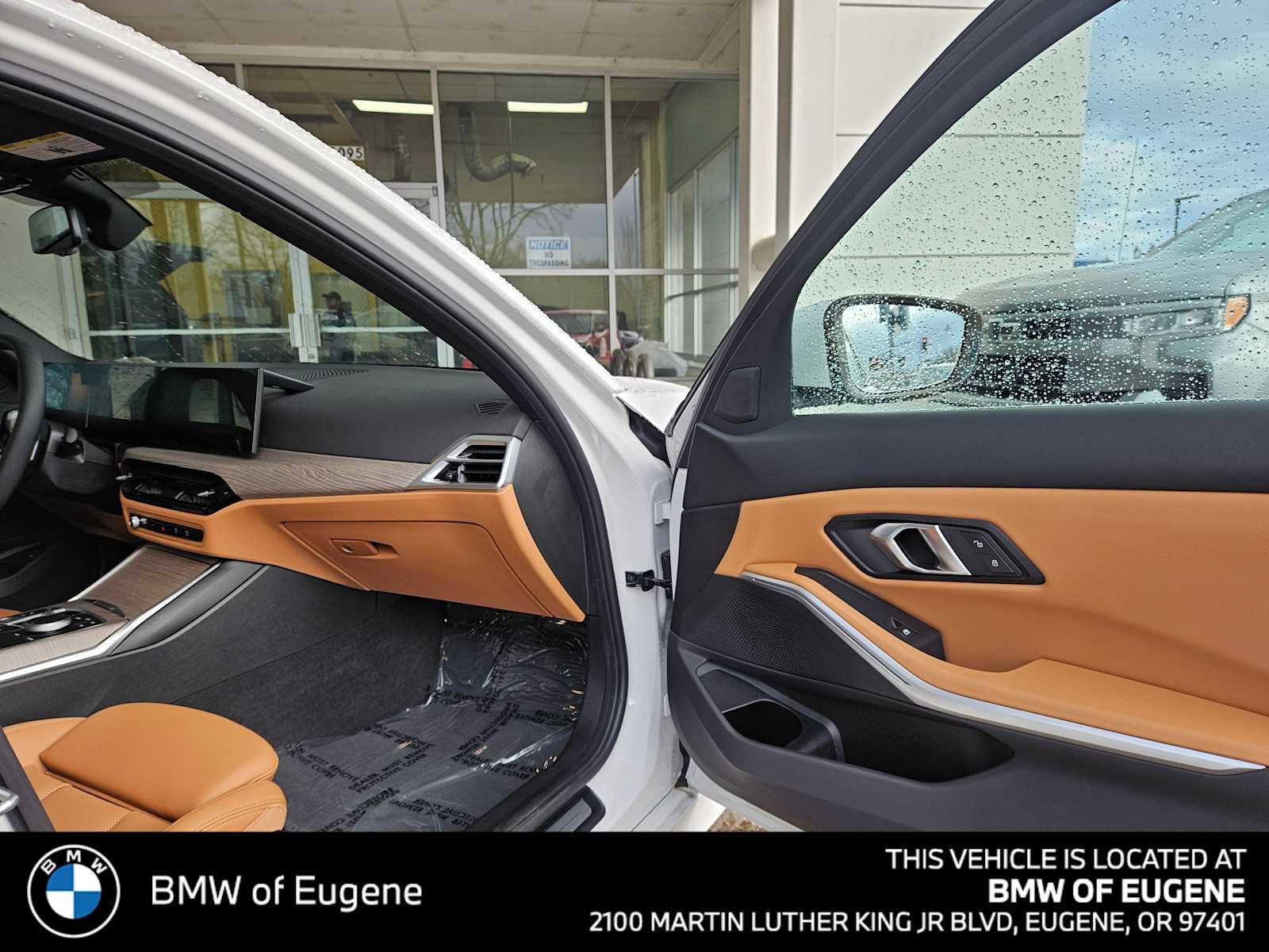 Used 2025 BMW 330i xDrive Sedan w/ Convenience Package image 10