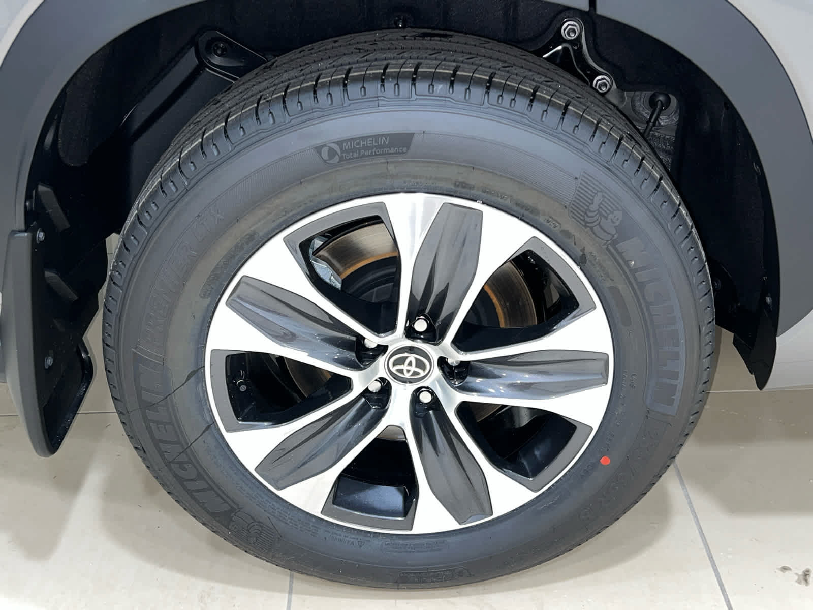 New 2026 Toyota Highlander XLE AWD/4WD image 4