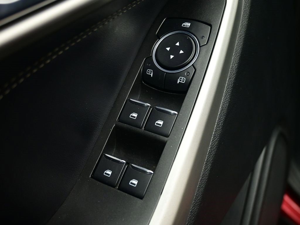 Used 2020 Ford Explorer XLT w/ Equipment Group 202A image 18