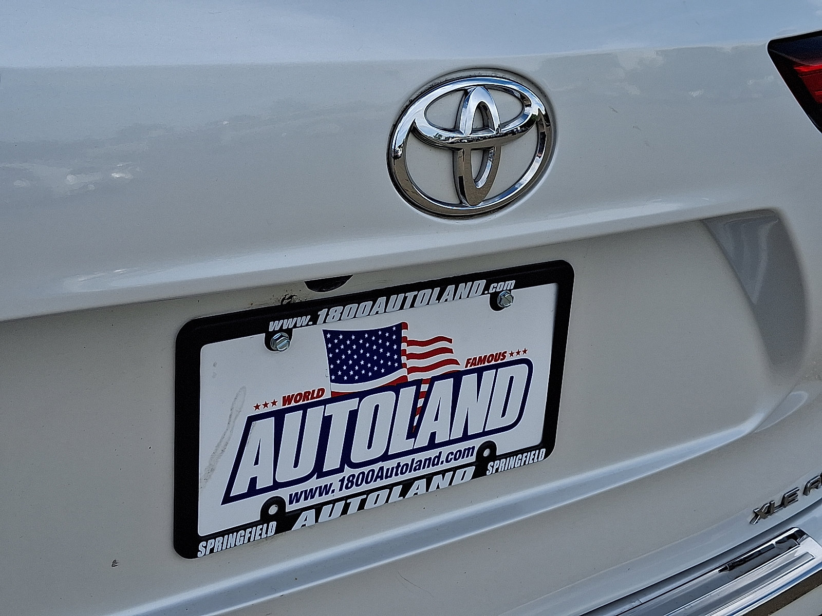 Used 2022 Toyota Highlander XLE AWD/4WD image 32