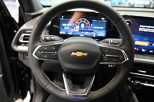 New 2027 Chevrolet Traverse LT w/ Driver Confidence Package AWD/4WD image 23