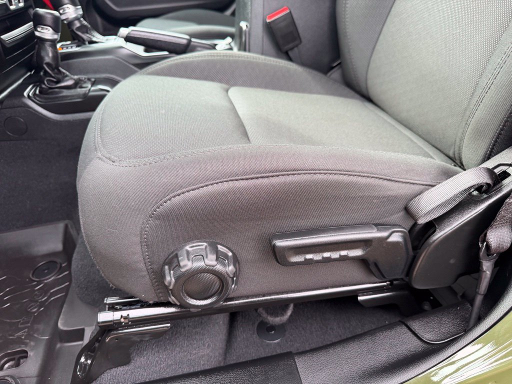 Used 2023 Jeep Wrangler Unlimited Sport AWD/4WD image 15
