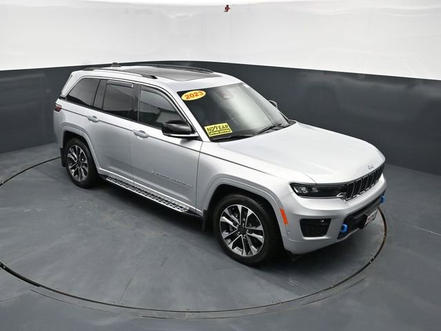 Used 2023 Jeep Grand Cherokee Overland w/ Advanced Protech Group III image 43