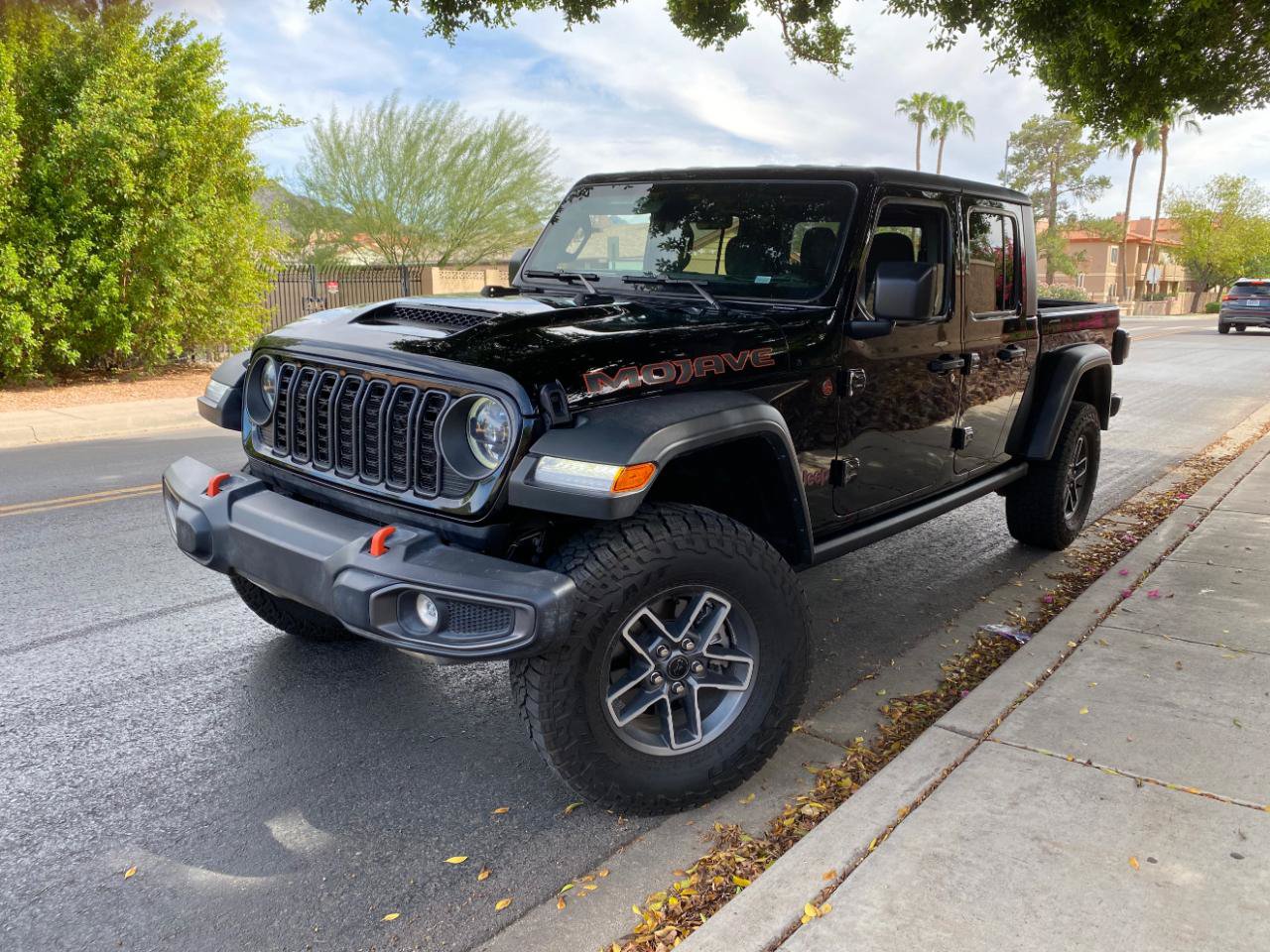Used 2026 Jeep Gladiator Mojave AWD/4WD image 2