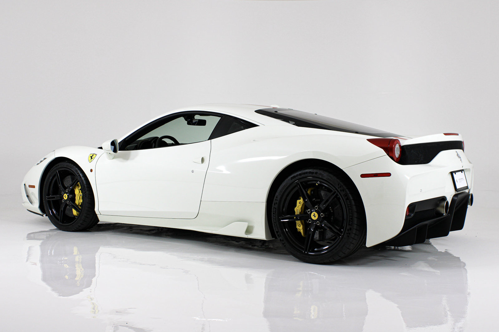 Used 2015 Ferrari 458 Speciale Coupe RWD image 7