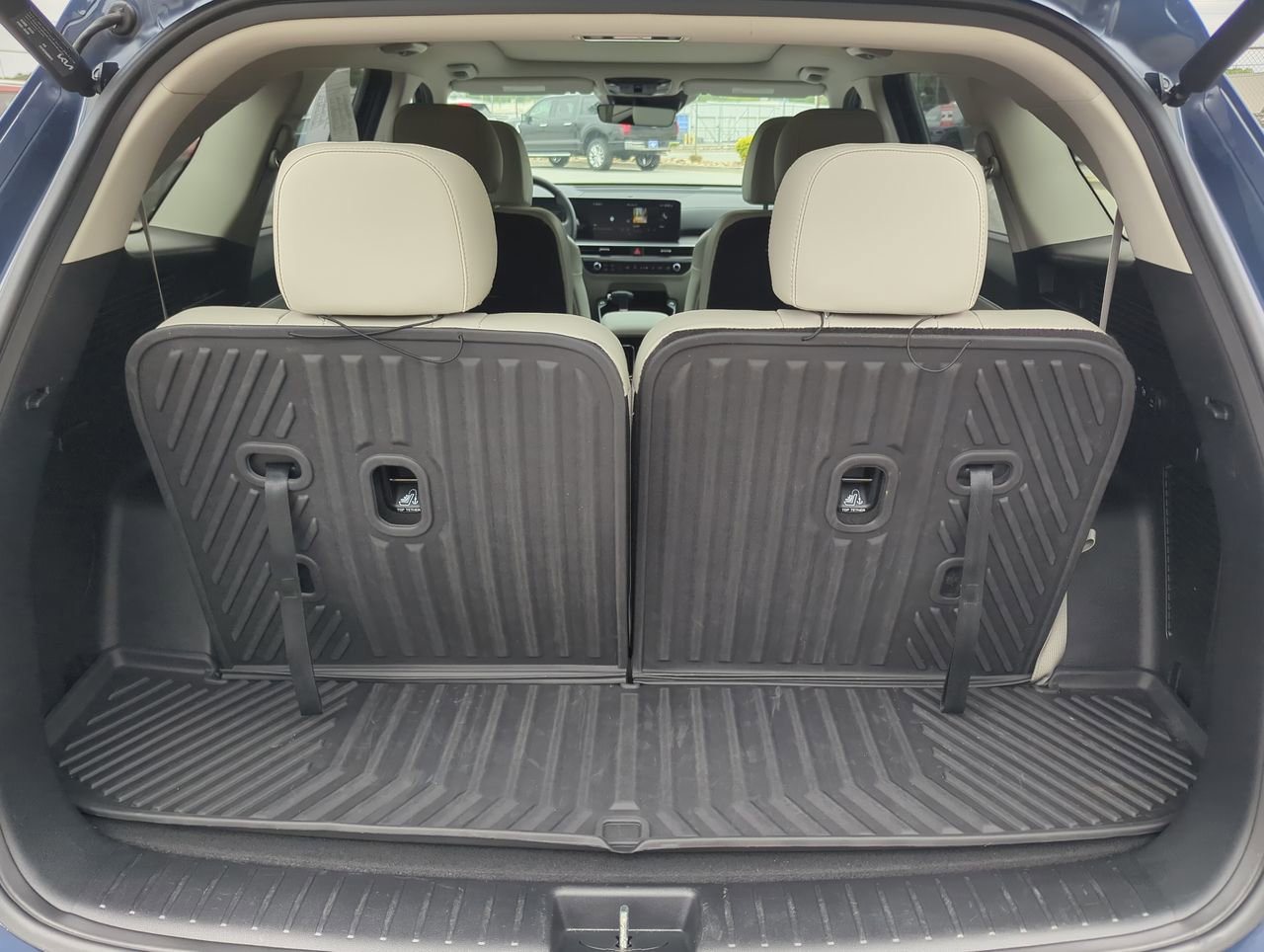 Used 2025 Kia Sorento SX FWD image 11