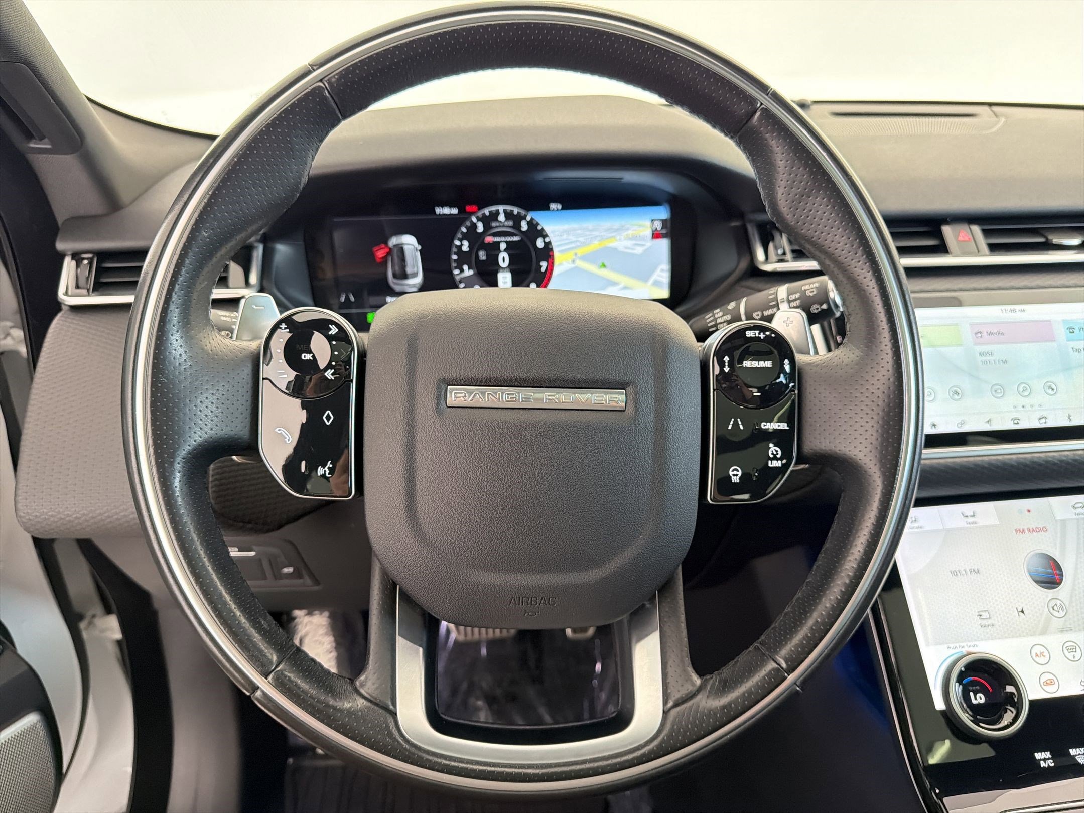 Used 2019 Land Rover Range Rover Velar R-Dynamic SE AWD/4WD image 18