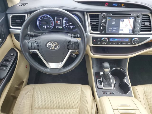 Used 2018 Toyota Highlander Limited FWD image 19
