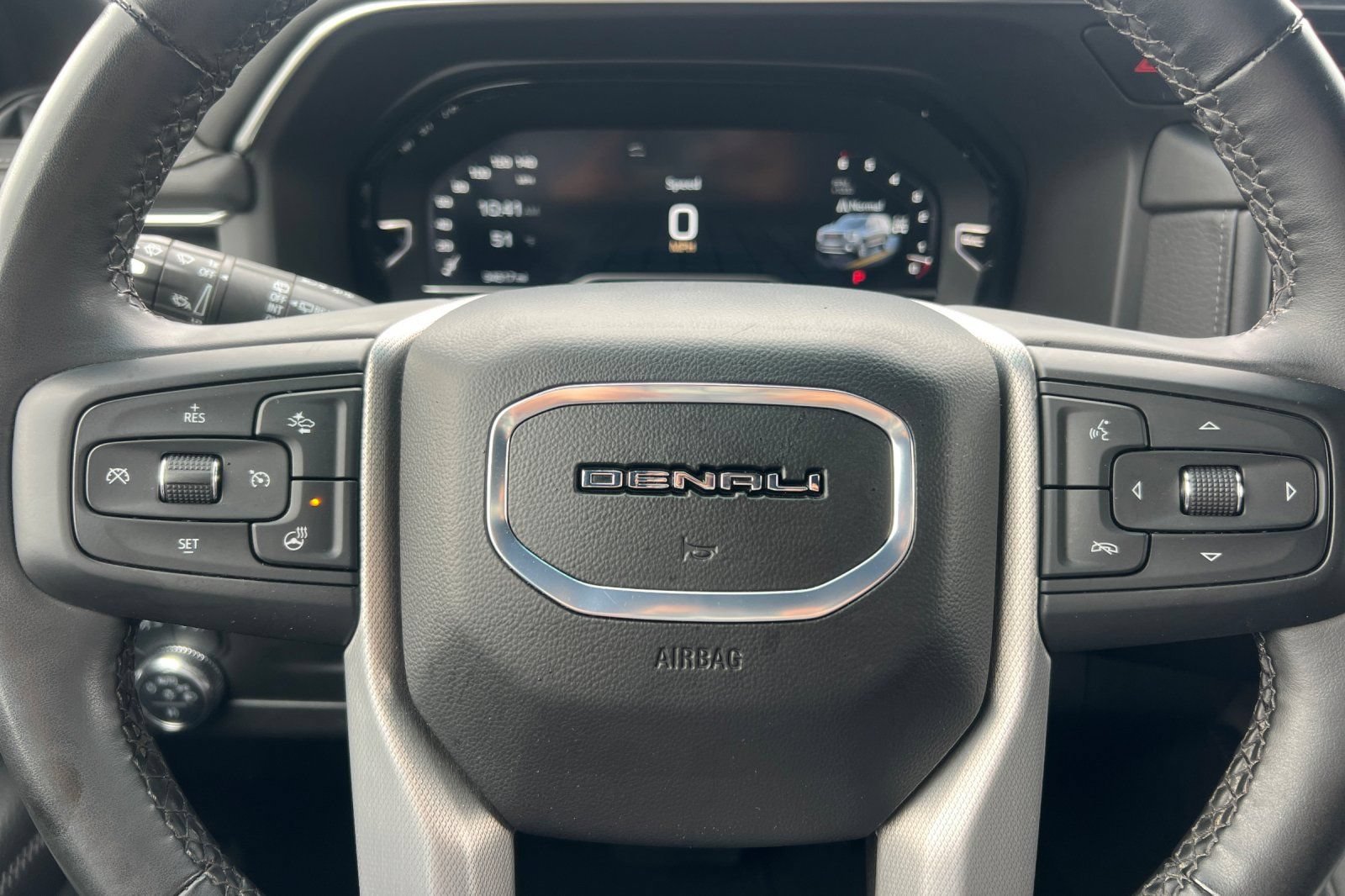 Used 2024 GMC Yukon Denali AWD/4WD image 30
