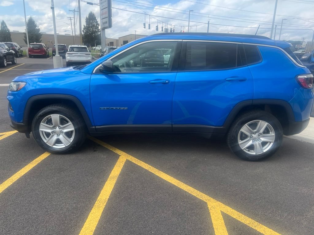 Used 2022 Jeep Compass Latitude w/ Convenience Group AWD/4WD image 5