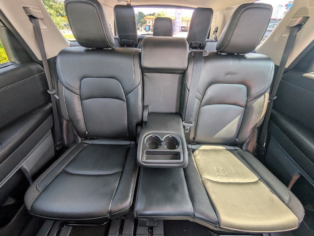 Used 2023 Nissan Pathfinder SL w/ Lighting Package (N92) FWD image 30