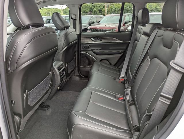 Used 2023 Jeep Grand Cherokee 4WD 4xe w/ Luxury Tech Group II image 18