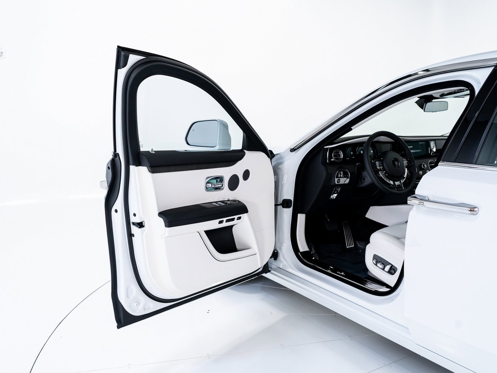 New 2025 Rolls-Royce Ghost image 10