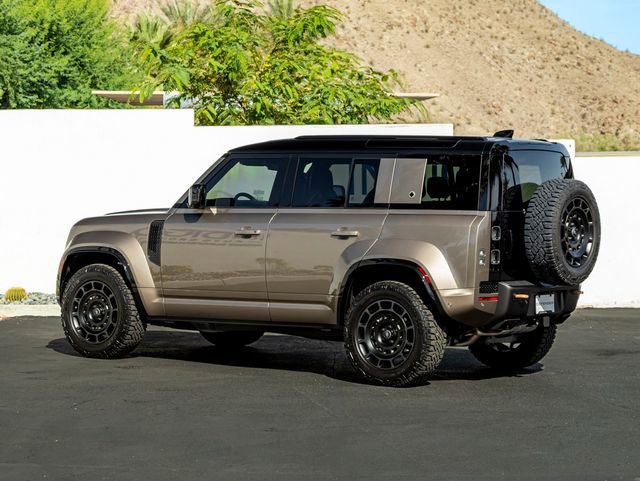 Used 2025 Land Rover Defender 110 AWD/4WD image 10
