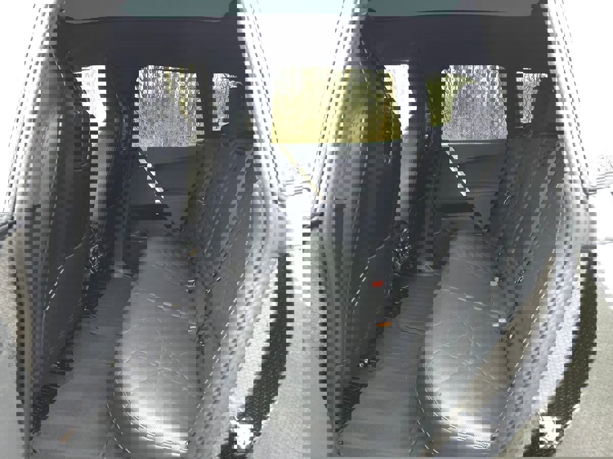 Used 2024 BMW iX xDrive50 w/ Premium Package image 15