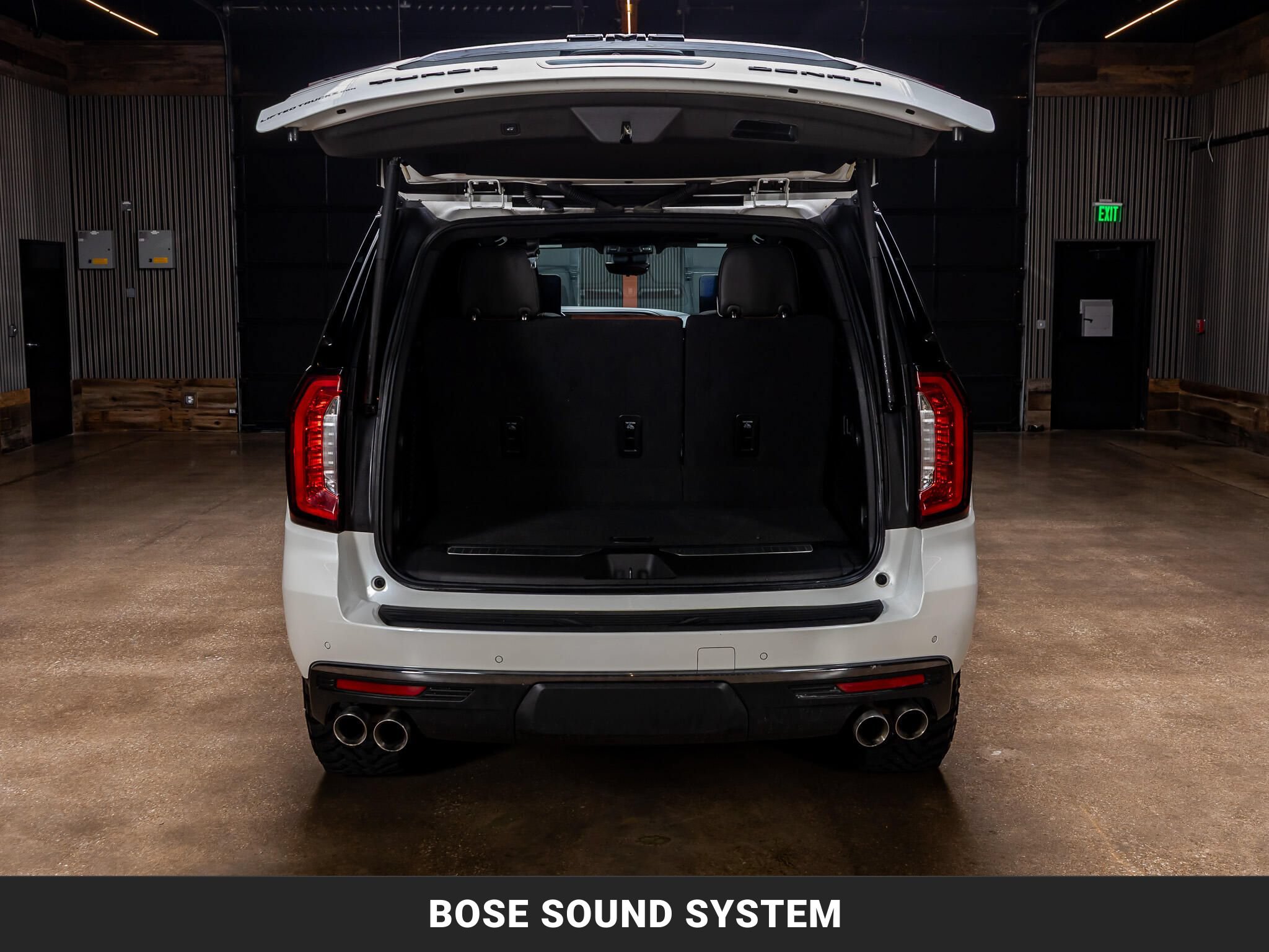 Used 2023 GMC Yukon Denali Ultimate AWD/4WD image 8