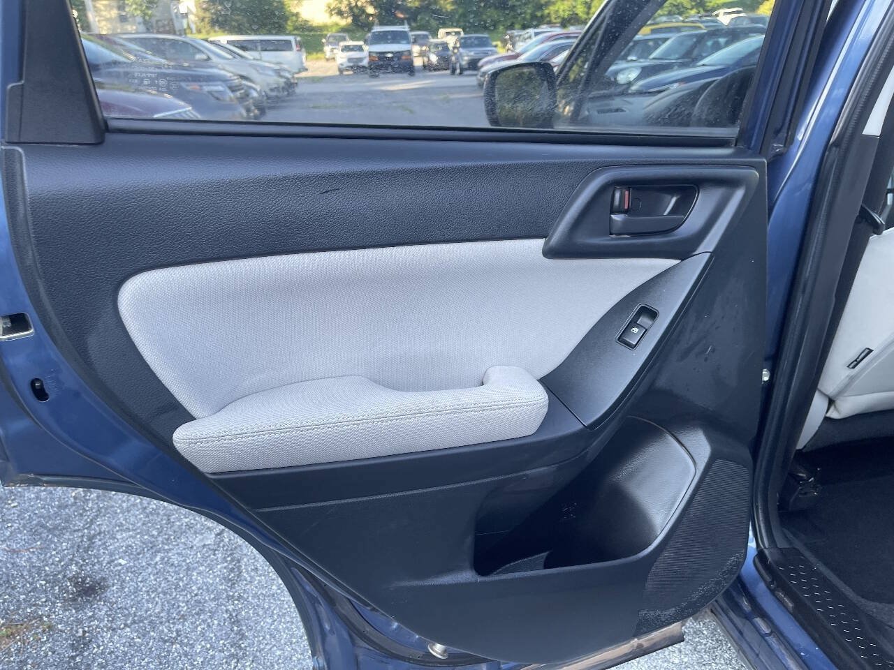 Used 2014 Subaru Forester 2.5i Premium w/ All-Weather Package AWD/4WD image 22