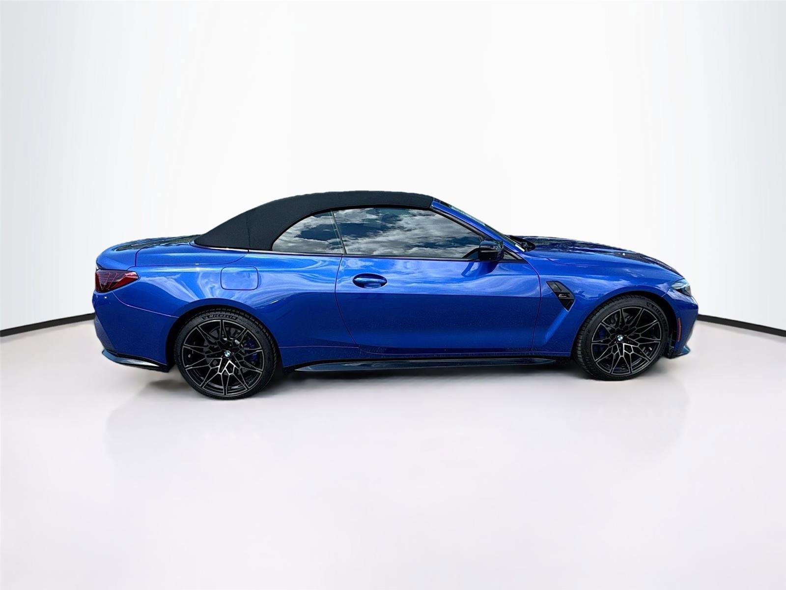 Used 2025 BMW M4 xDrive Competition w/ Executive Package image 8